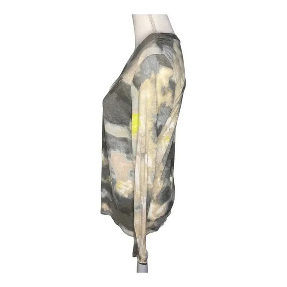 Simply Vera Vera‎ Wang Medium V-Neck Soft Watercolor Design Long Sleeved Top - Picture 3 of 5